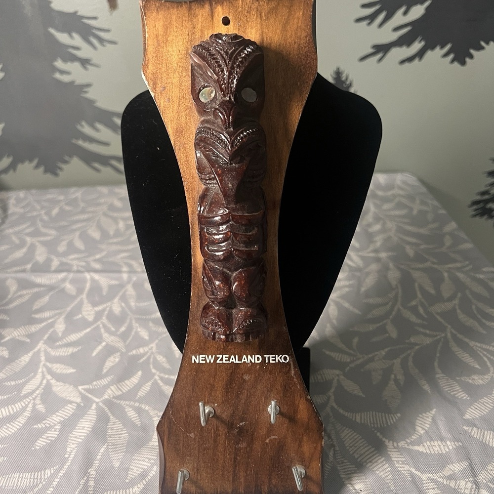 Tiki Maori 8" Resin Totem Key Holder Hooks with Pearl eyes Vintage MCM Signed